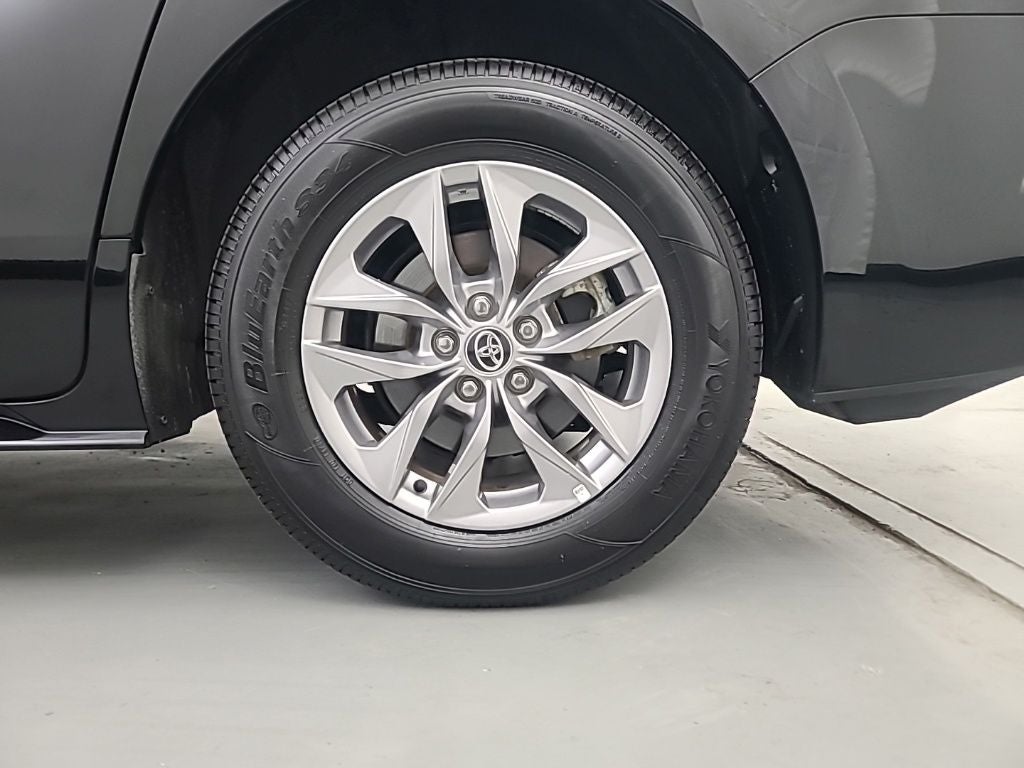 2026 Toyota Sienna LE 8 Passenger