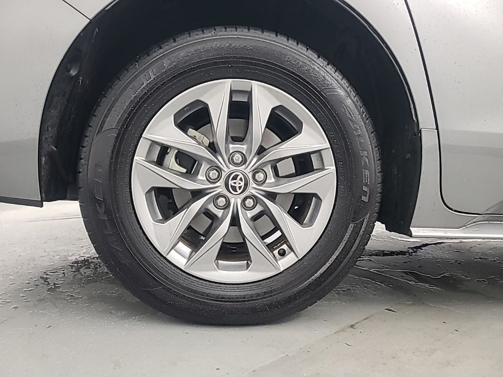 2026 Toyota Sienna LE 8 Passenger
