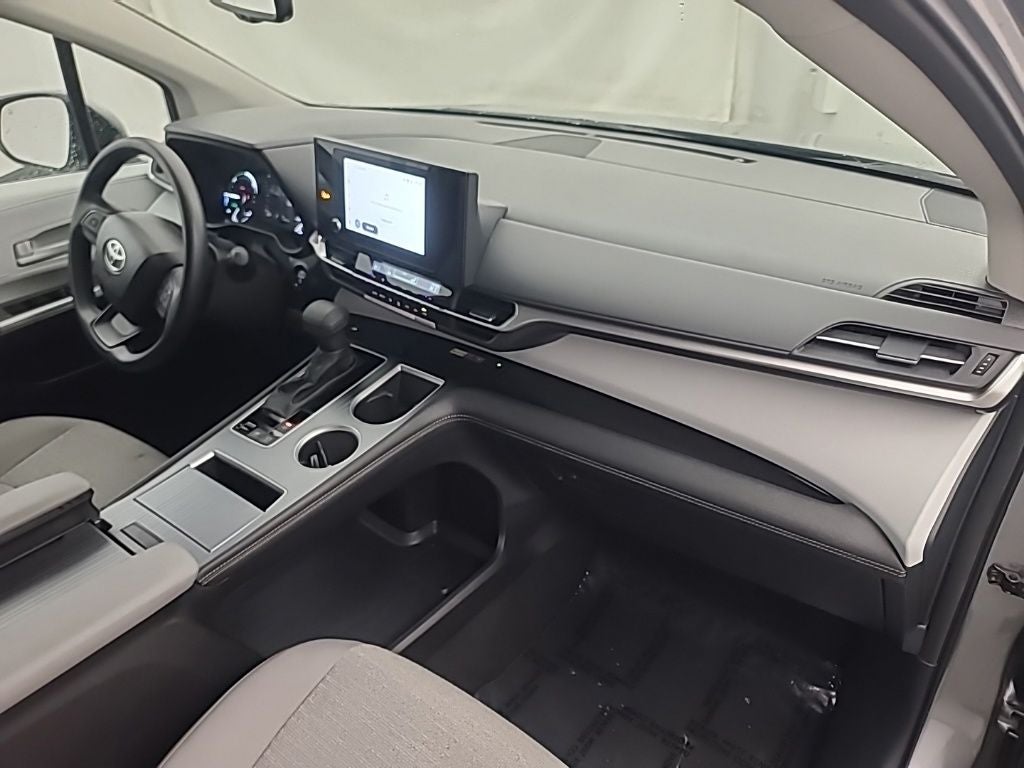 2026 Toyota Sienna LE 8 Passenger