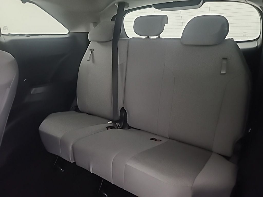 2026 Toyota Sienna LE 8 Passenger