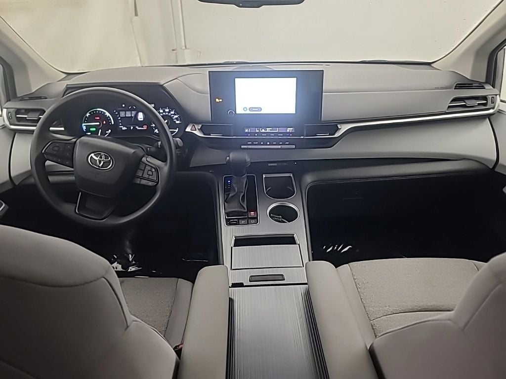 2026 Toyota Sienna LE 8 Passenger
