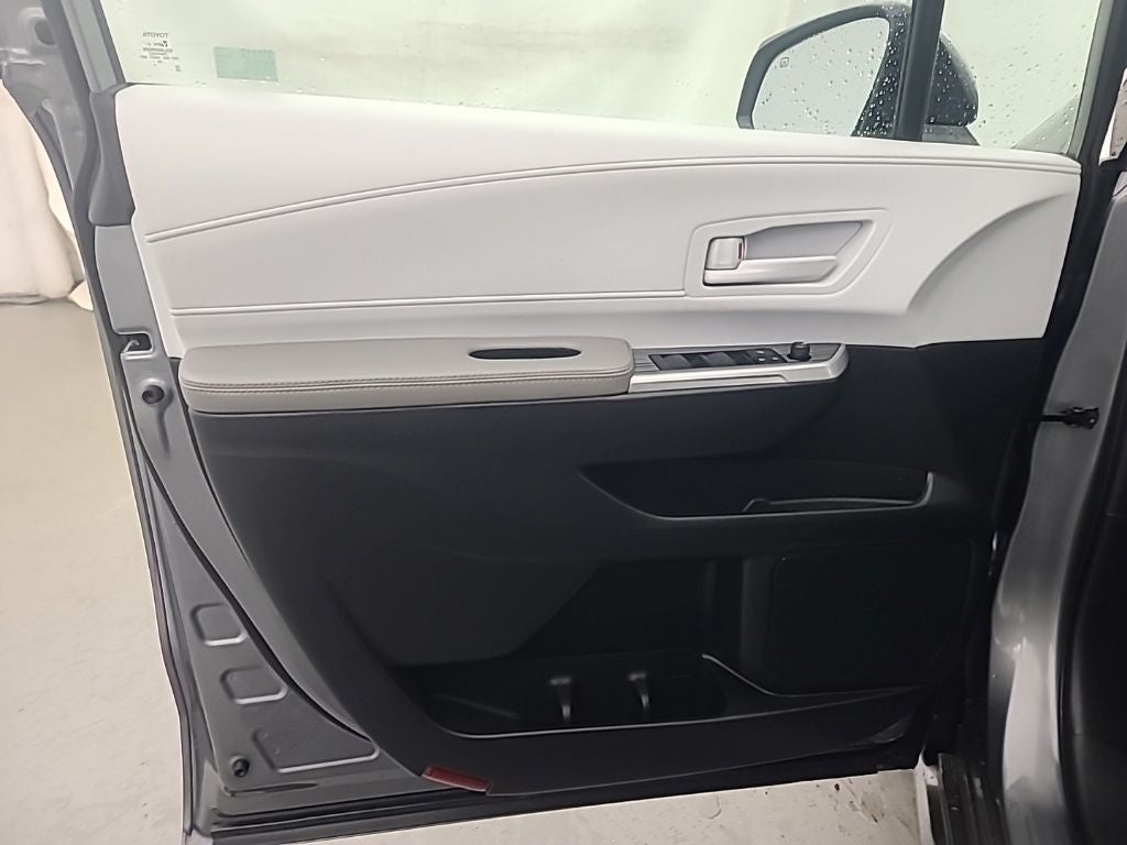 2026 Toyota Sienna LE 8 Passenger