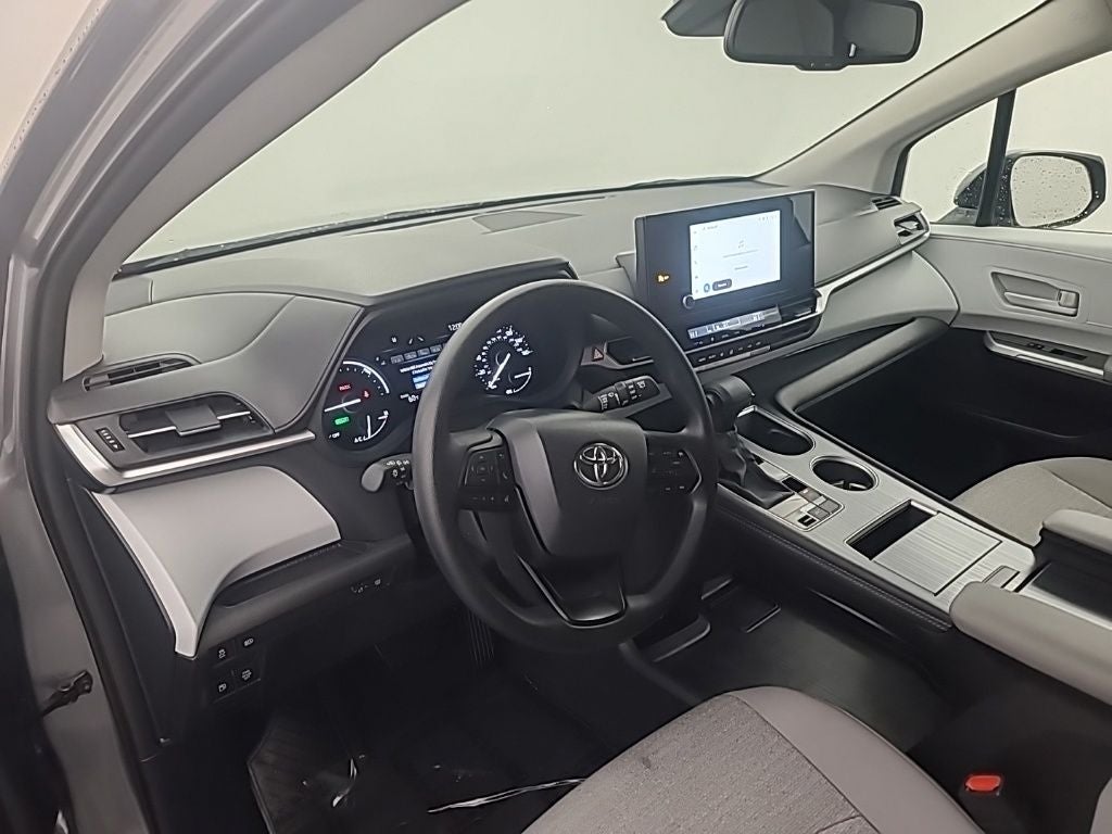 2026 Toyota Sienna LE 8 Passenger