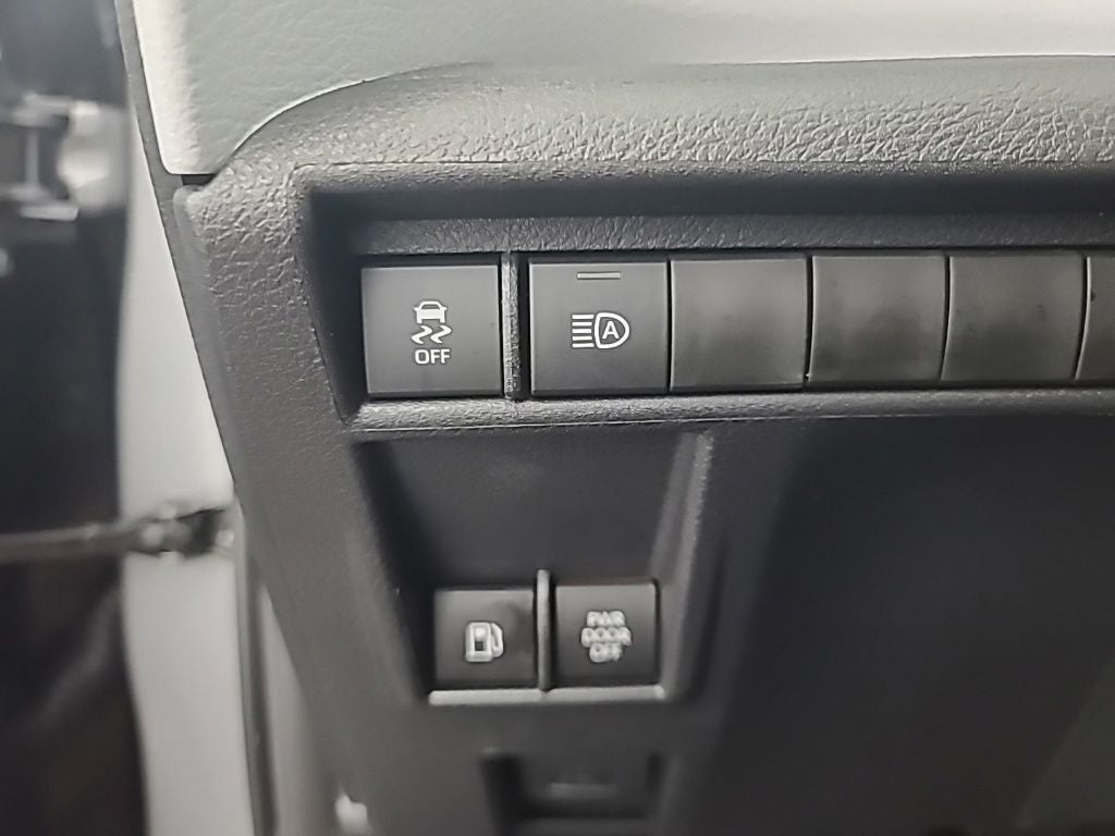 2026 Toyota Sienna LE 8 Passenger