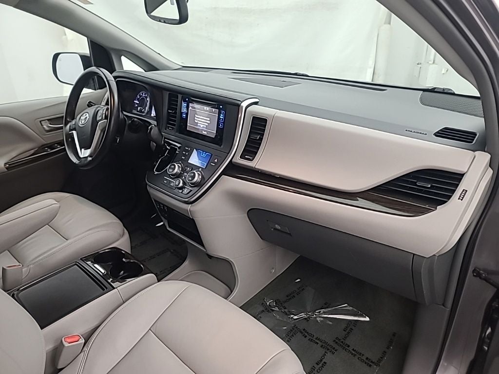 2015 Toyota Sienna L 7 Passenger