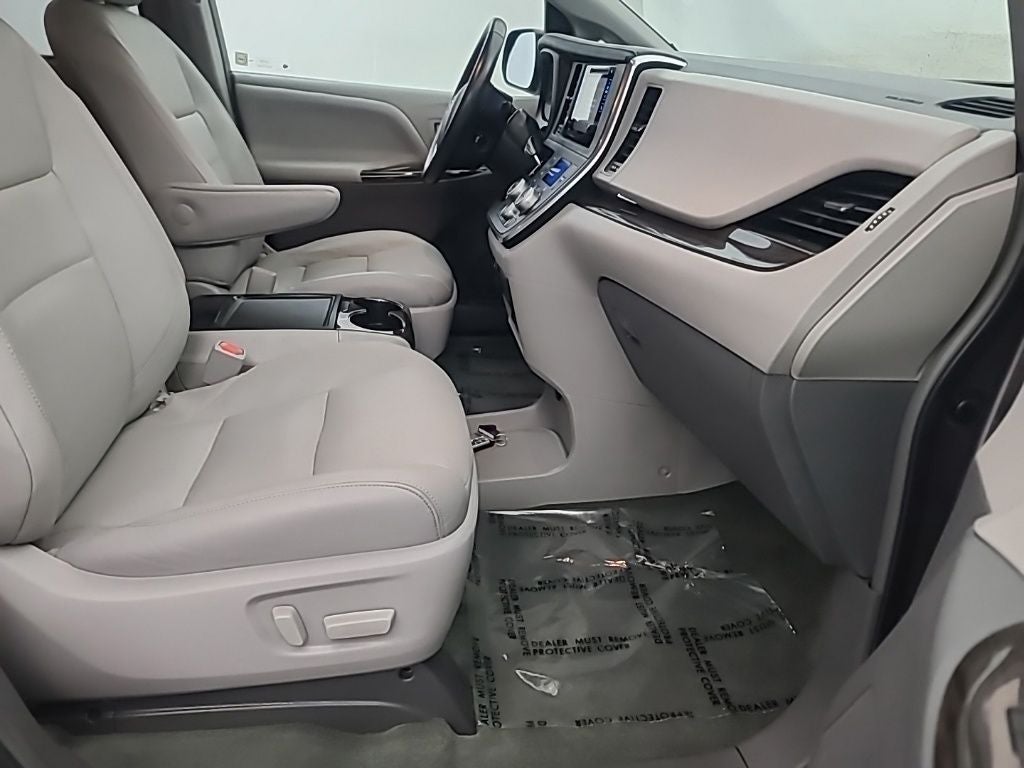 2015 Toyota Sienna L 7 Passenger