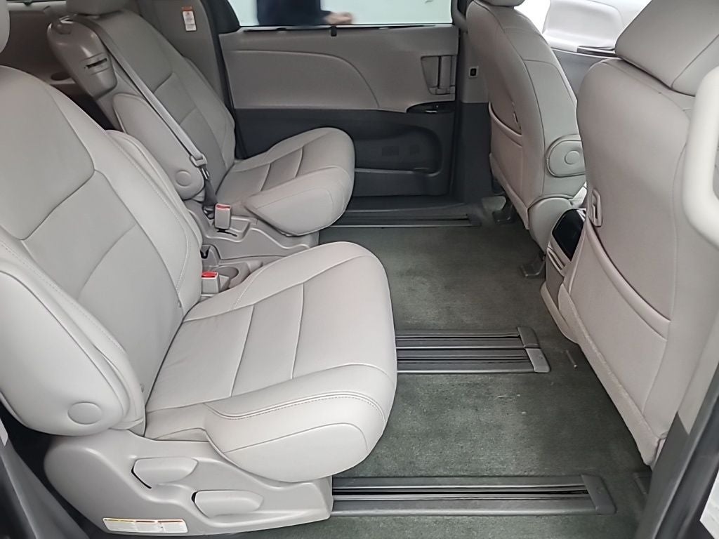 2015 Toyota Sienna L 7 Passenger