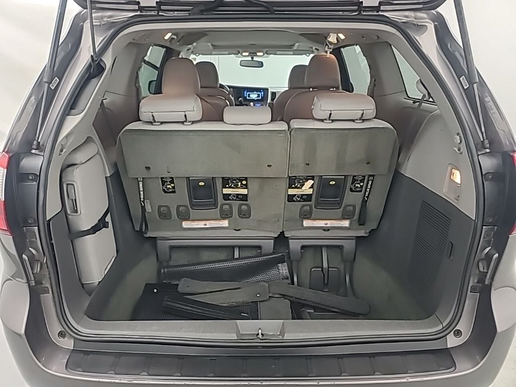 2015 Toyota Sienna L 7 Passenger