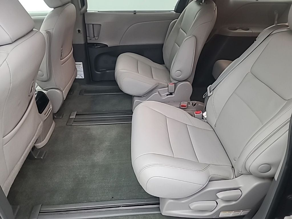 2015 Toyota Sienna L 7 Passenger