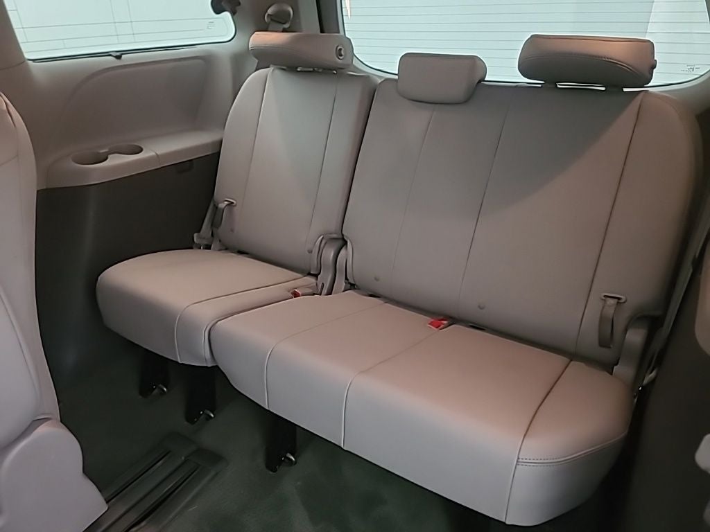 2015 Toyota Sienna L 7 Passenger
