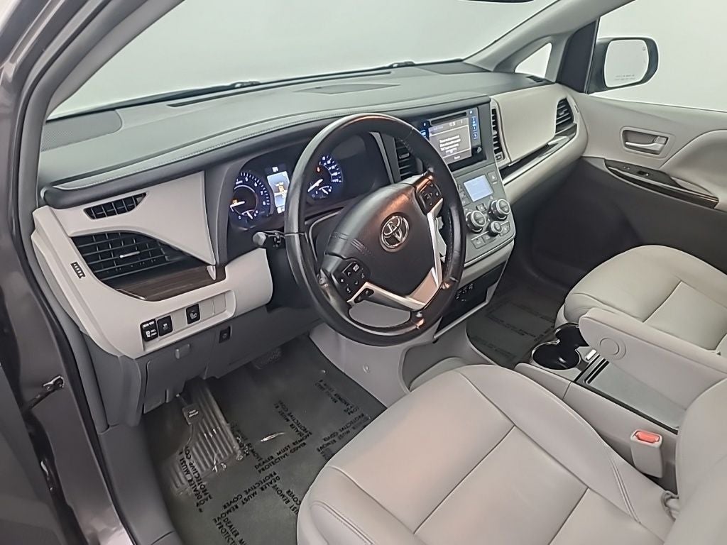 2015 Toyota Sienna L 7 Passenger