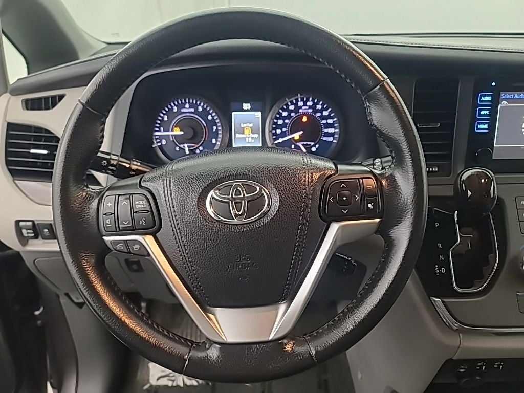 2015 Toyota Sienna L 7 Passenger