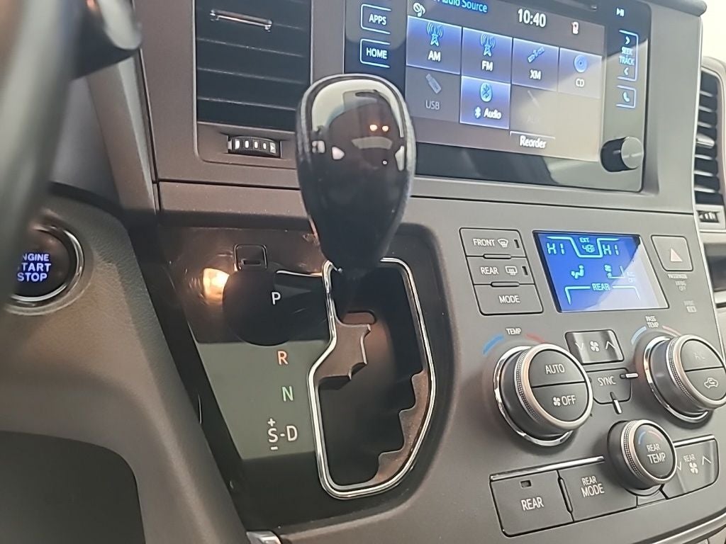 2015 Toyota Sienna L 7 Passenger