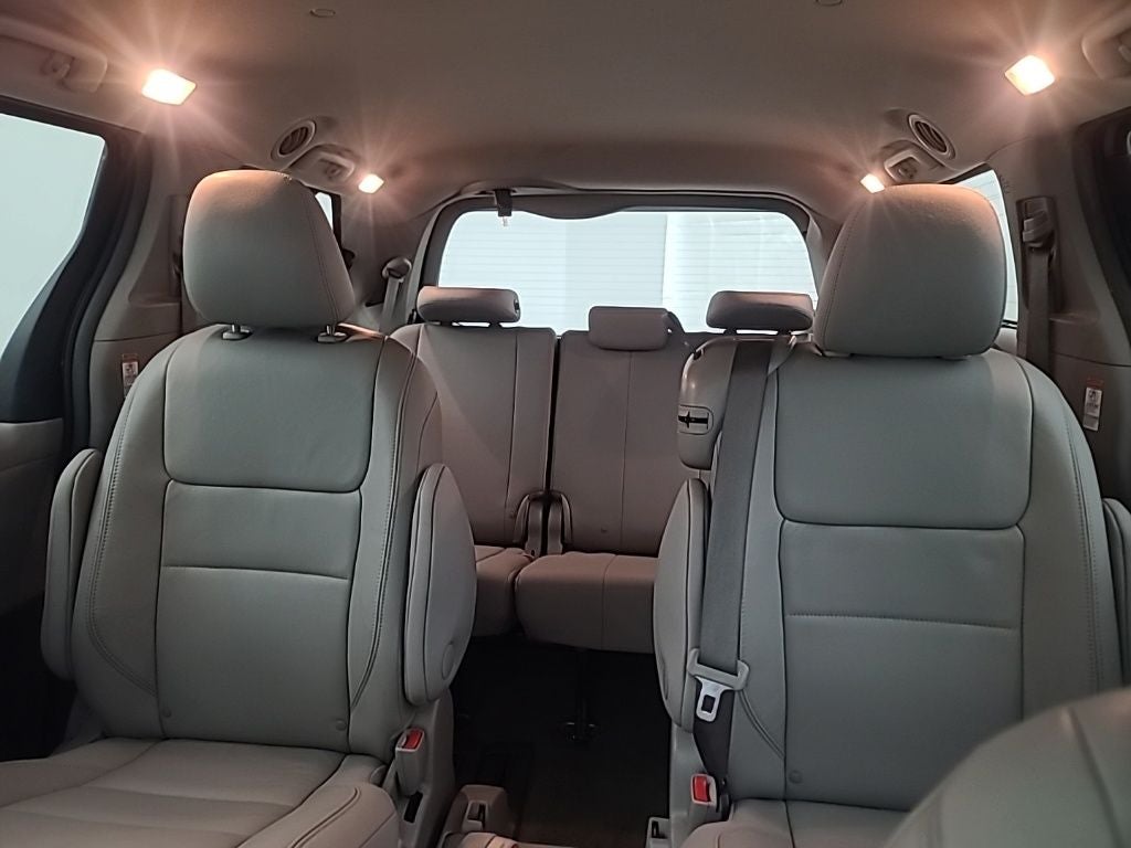 2015 Toyota Sienna L 7 Passenger