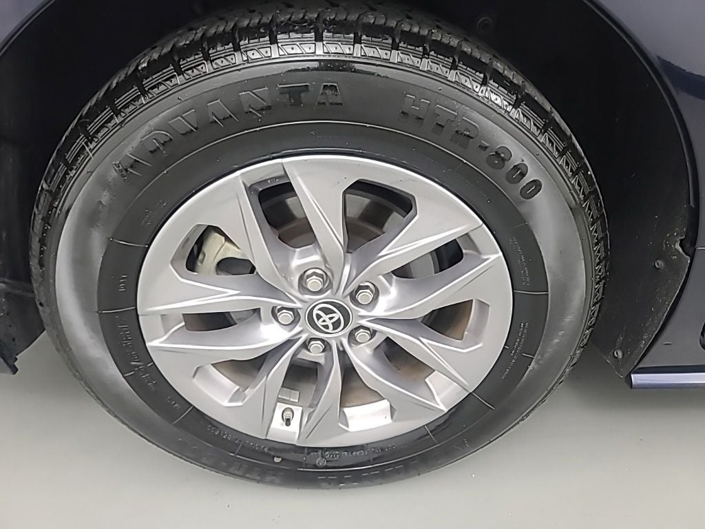 2025 Toyota Sienna XLE 8 Passenger