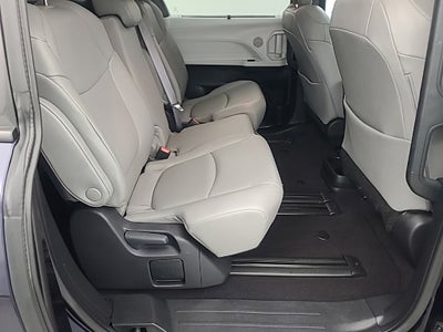 2025 Toyota Sienna XLE 8 Passenger
