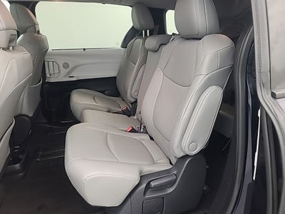 2025 Toyota Sienna XLE 8 Passenger