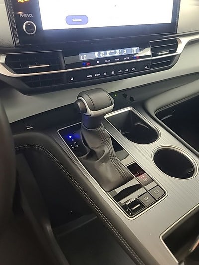 2025 Toyota Sienna XLE 8 Passenger