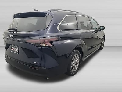 2025 Toyota Sienna XLE 8 Passenger