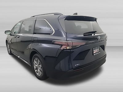 2025 Toyota Sienna XLE 8 Passenger
