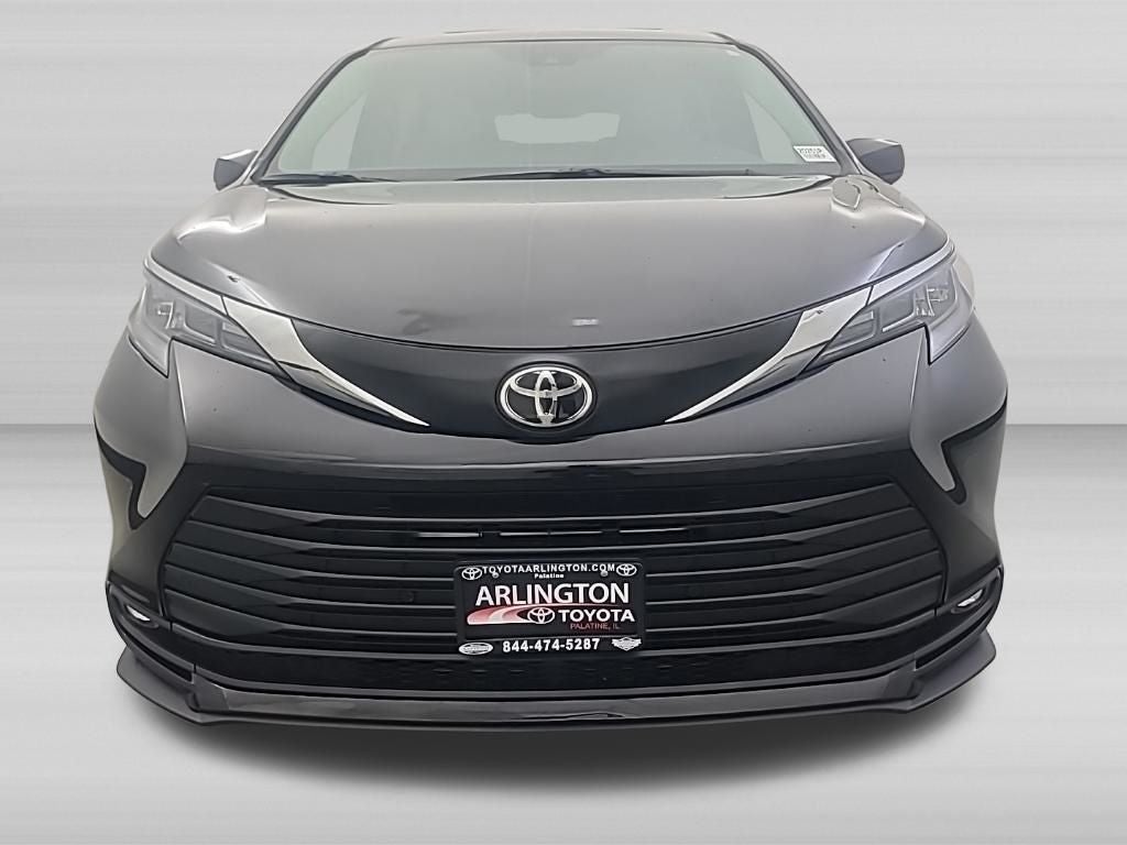 2026 Toyota Sienna XLE 8 Passenger