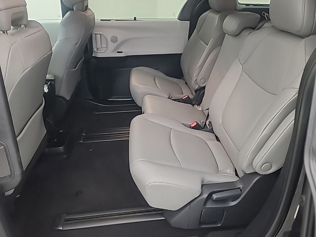 2026 Toyota Sienna XLE 8 Passenger