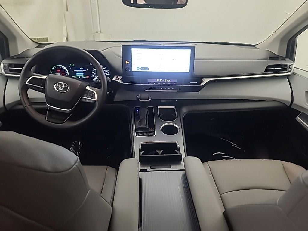 2026 Toyota Sienna XLE 8 Passenger