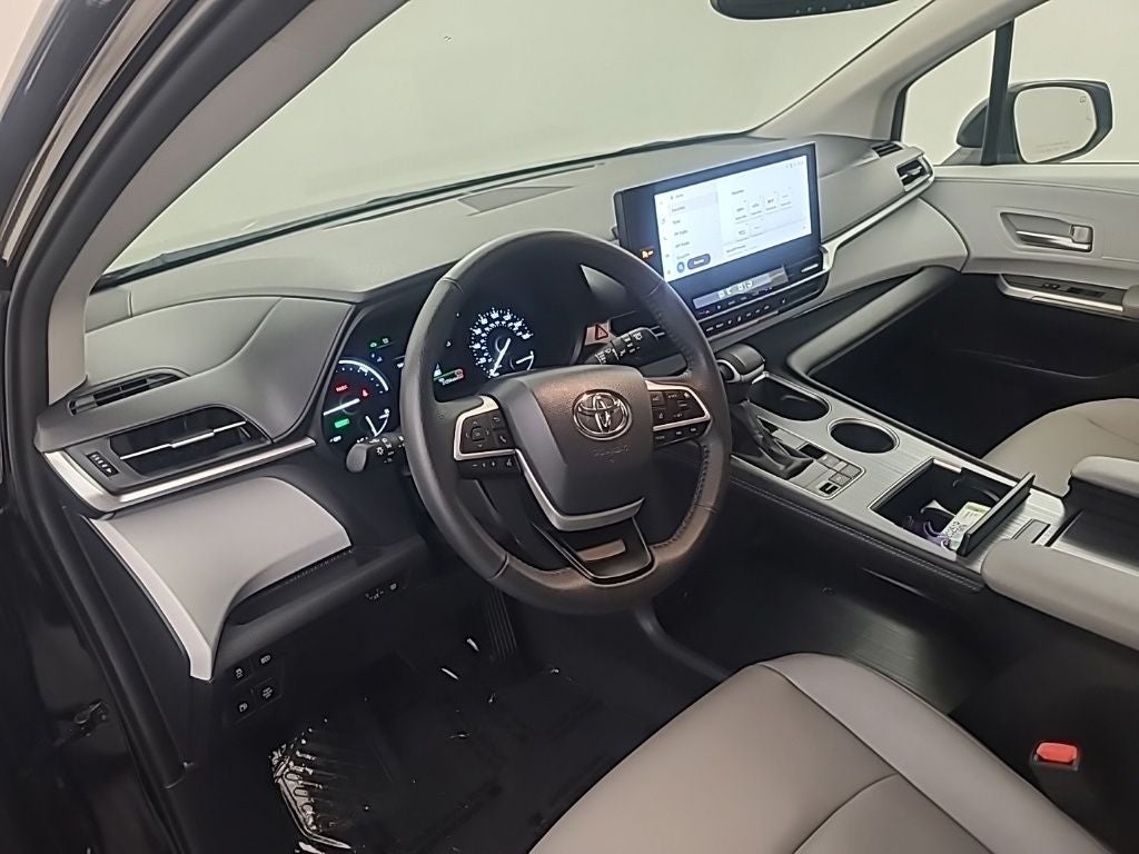 2026 Toyota Sienna XLE 8 Passenger