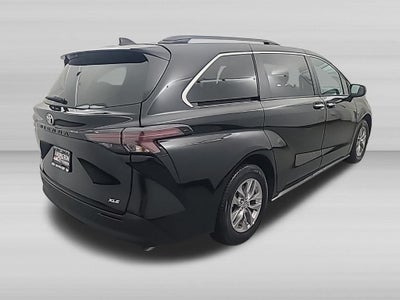 2026 Toyota Sienna XLE 8 Passenger