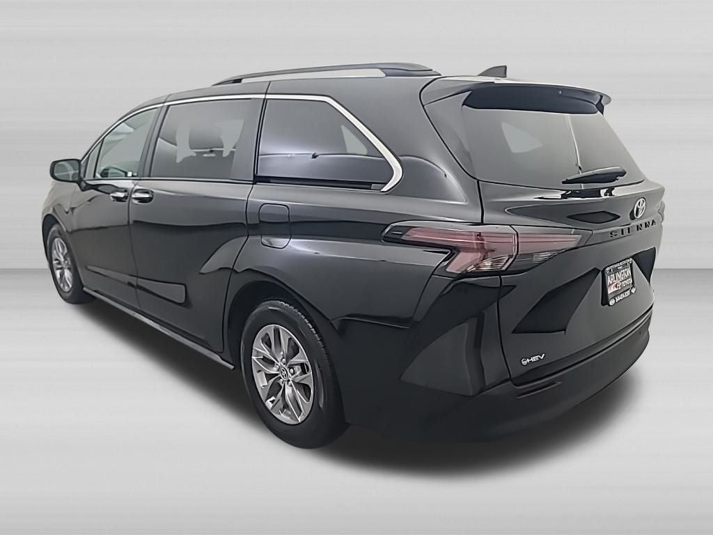 2026 Toyota Sienna XLE 8 Passenger