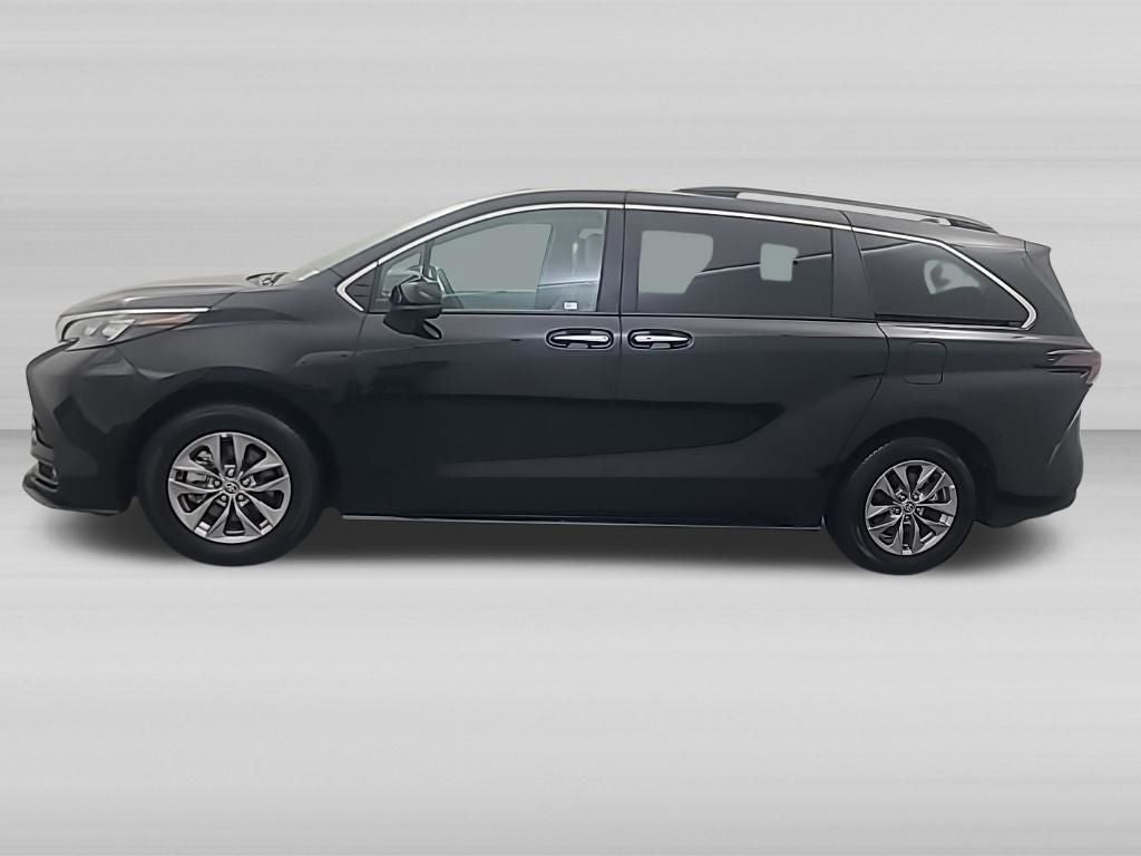 2026 Toyota Sienna XLE 8 Passenger