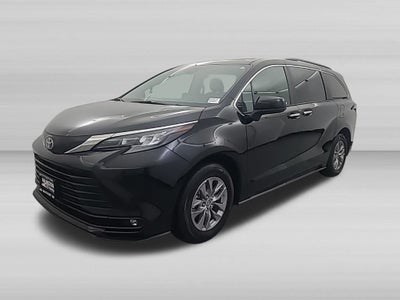 2026 Toyota Sienna XLE 8 Passenger
