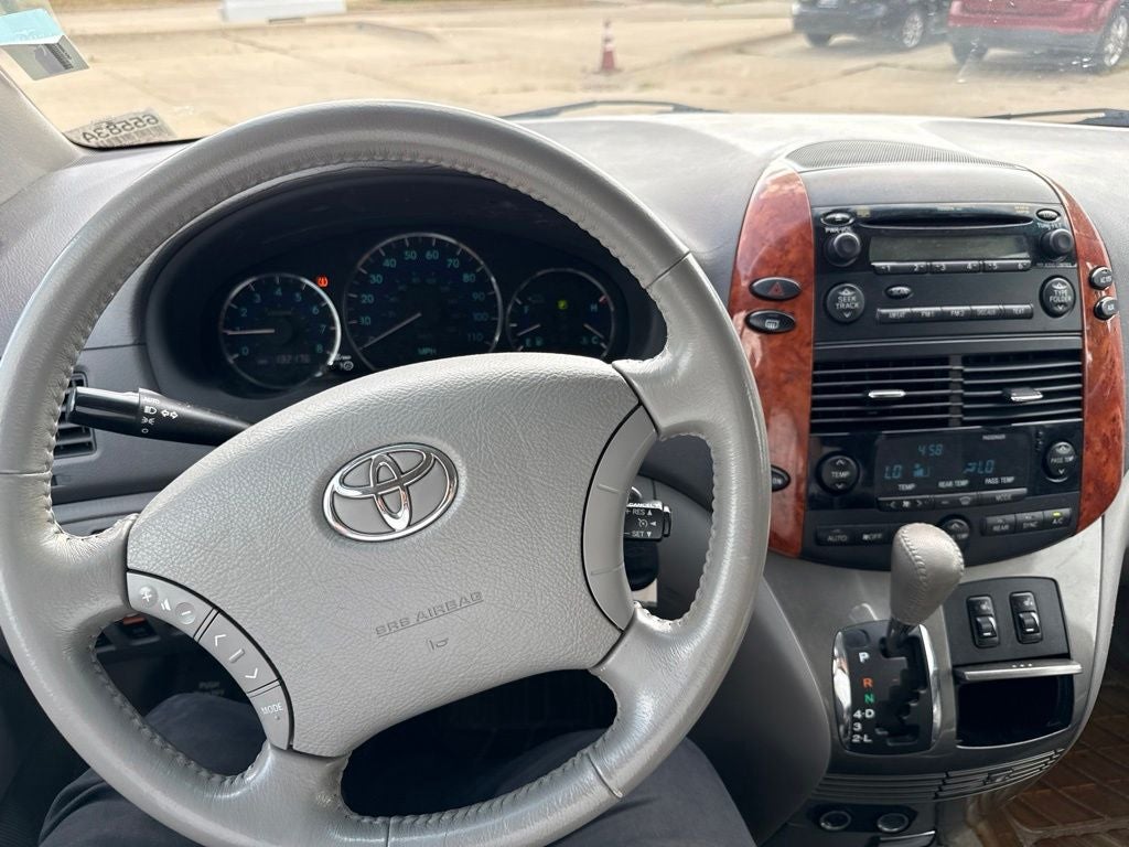 2008 Toyota SIENNA XLE
