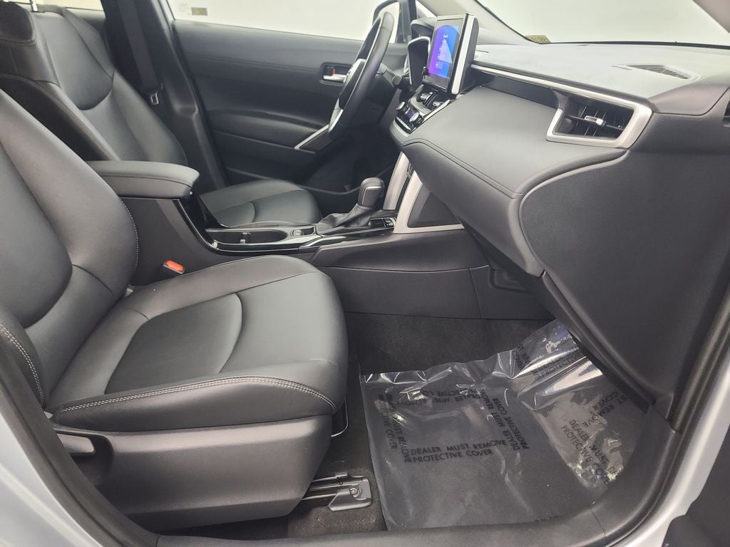 2025 Toyota Corolla Cross XLE