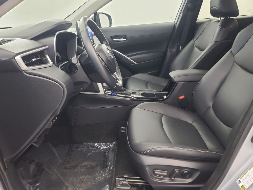 2025 Toyota Corolla Cross XLE