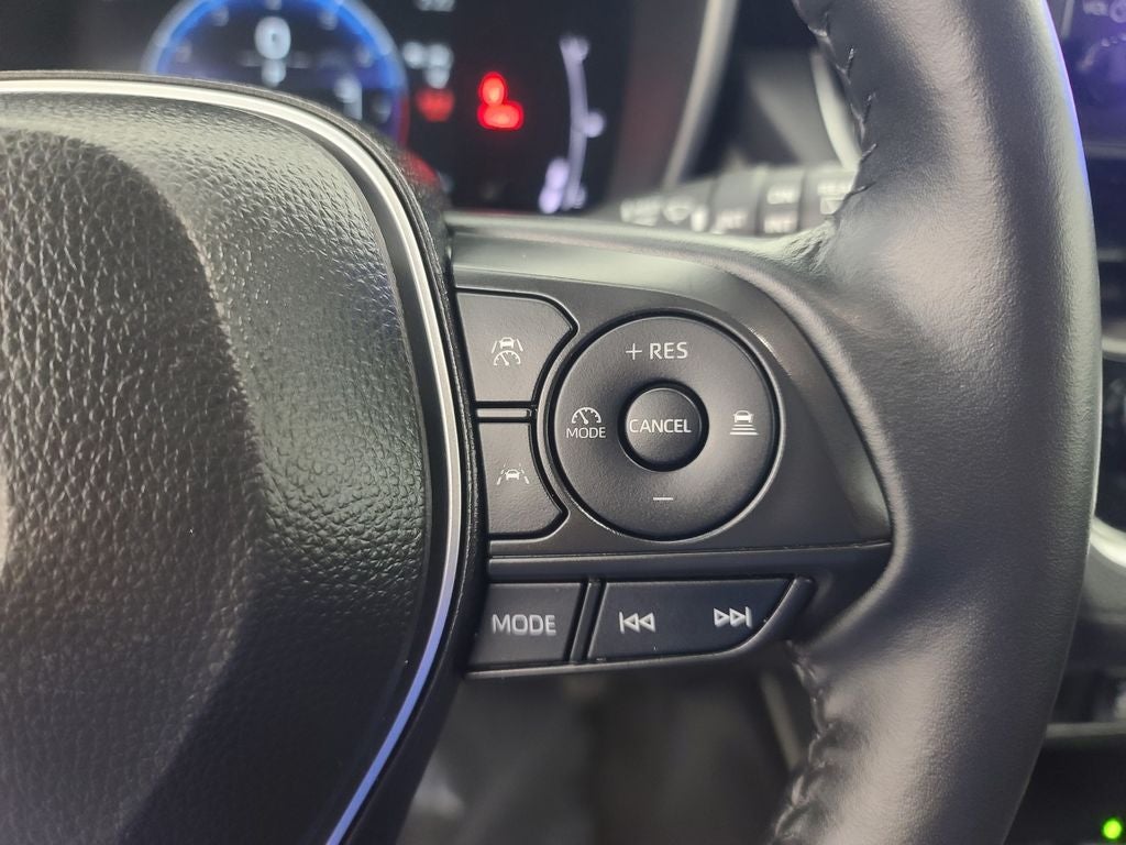 2025 Toyota Corolla Cross XLE