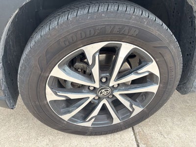 2025 Toyota Corolla Cross XLE