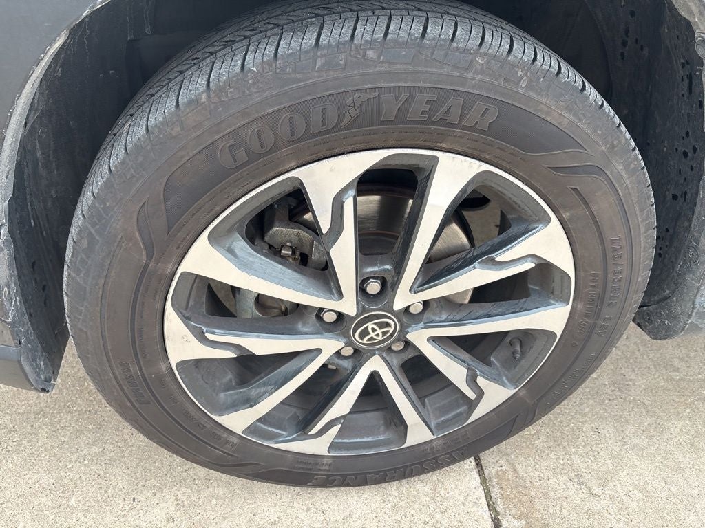 2025 Toyota Corolla Cross XLE