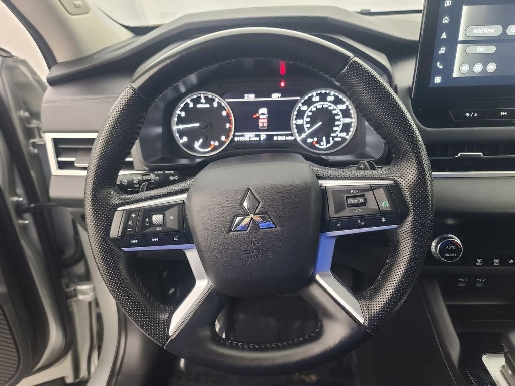 2025 Mitsubishi Outlander SE