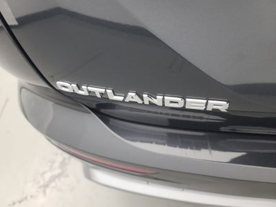 2025 Mitsubishi Outlander SE