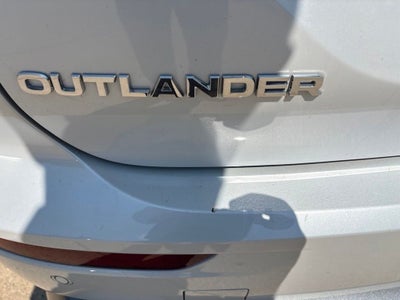 2025 Mitsubishi Outlander SE