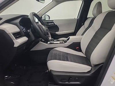 2025 Mitsubishi Outlander SE