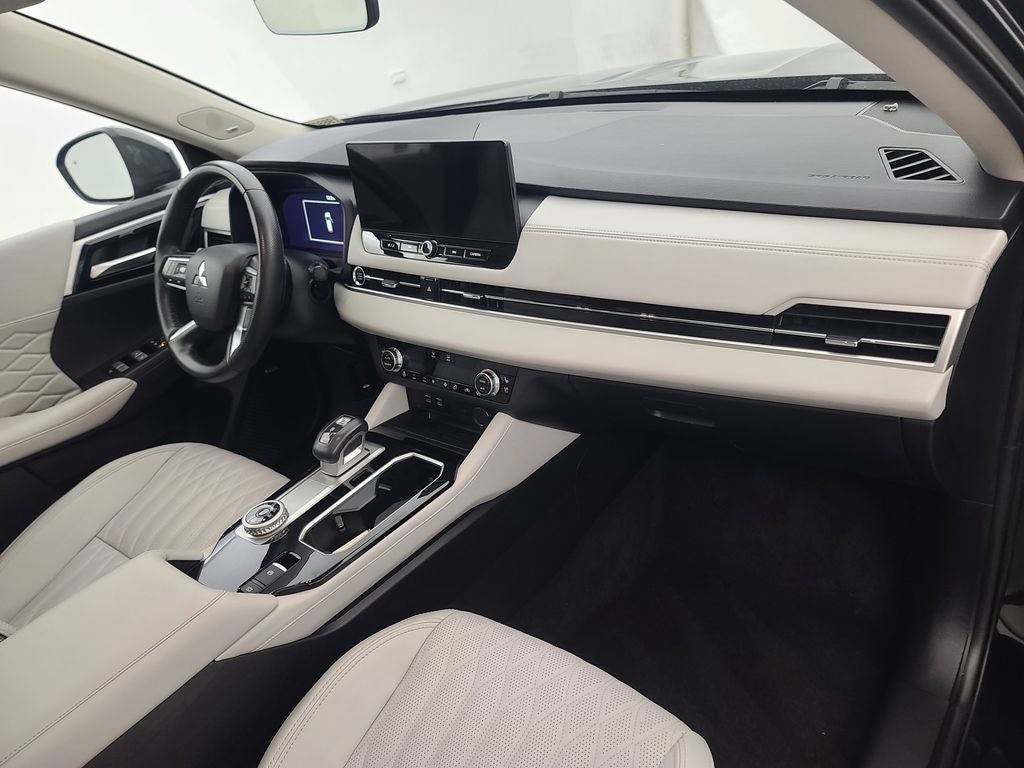 2025 Mitsubishi Outlander SEL