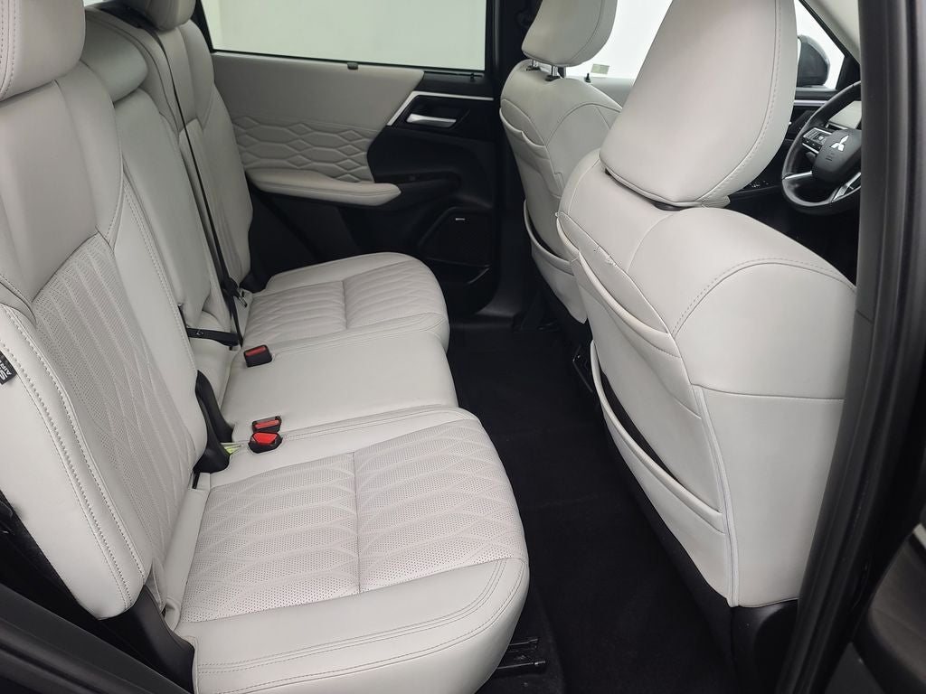 2025 Mitsubishi Outlander SEL