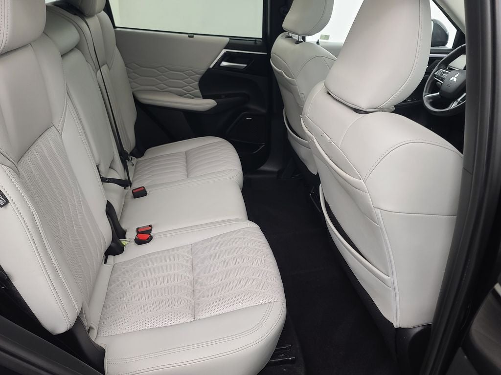 2025 Mitsubishi Outlander SEL