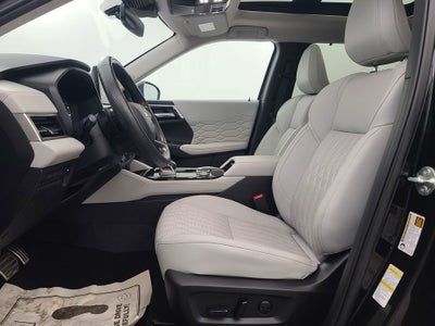 2025 Mitsubishi Outlander SEL