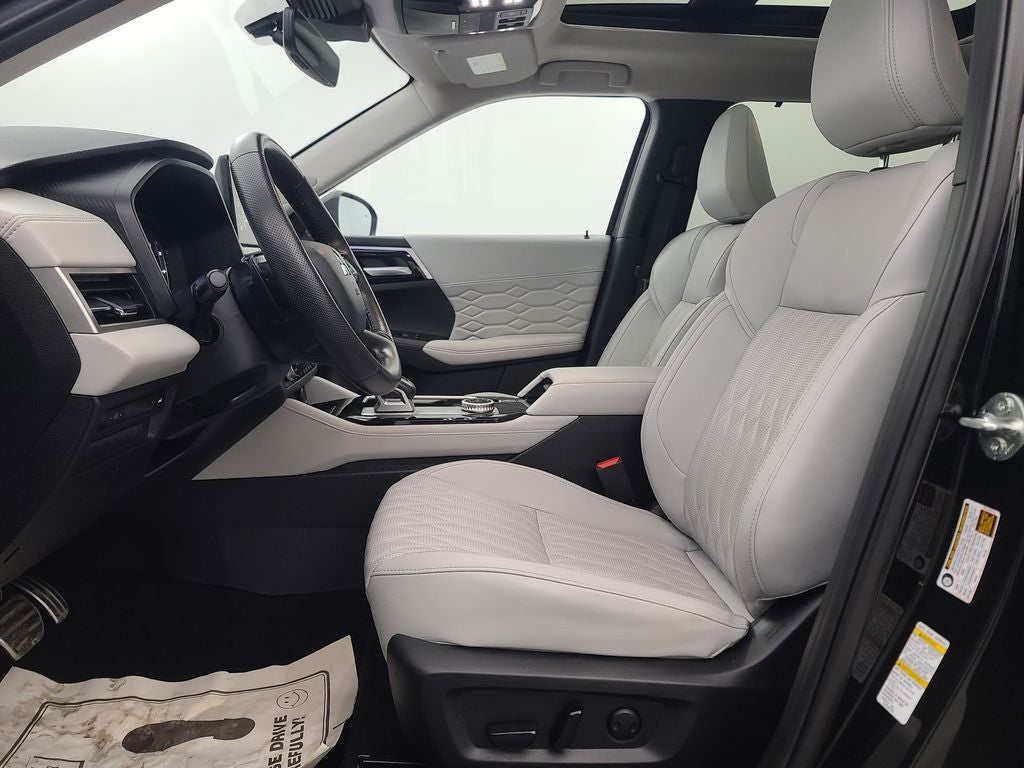 2025 Mitsubishi Outlander SEL