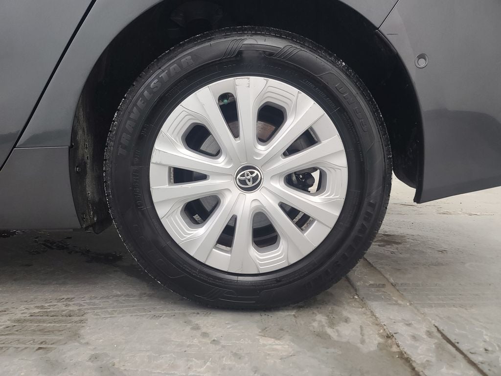 2022 Toyota Prius LE