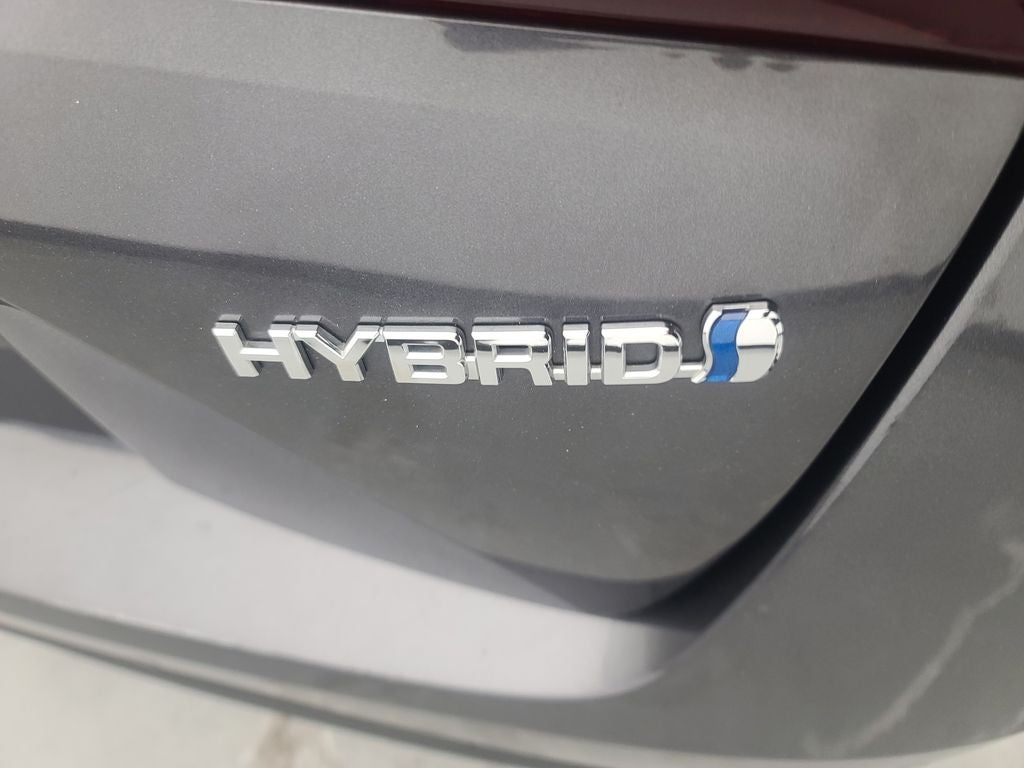 2022 Toyota Prius LE