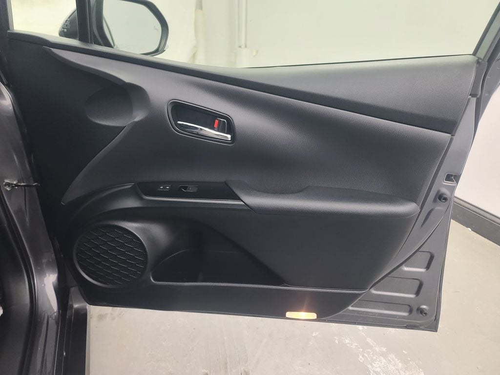 2022 Toyota Prius LE